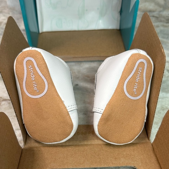 Stride Rite White and Pink Floral Baby Shoes - Picture 3 of 5